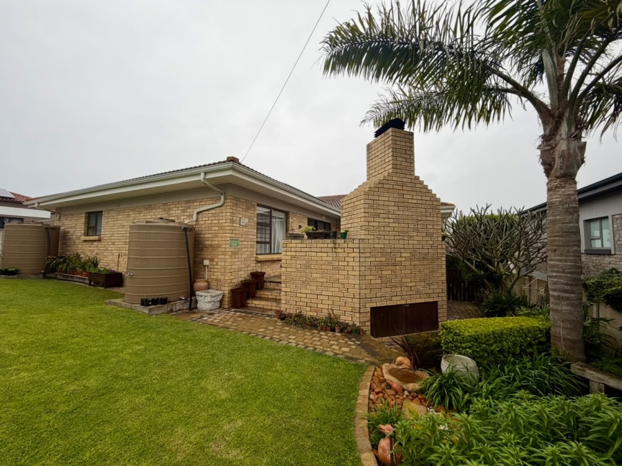 4 Bedroom Property for Sale in Fraaiuitsig Western Cape